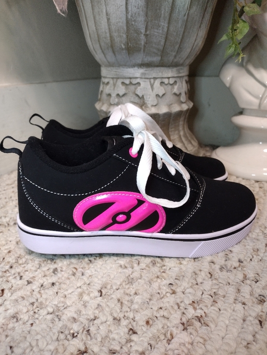 Heelys Other - Heelys Kolect Kids Black & Hot Pink Suede Wheeled Sneakers